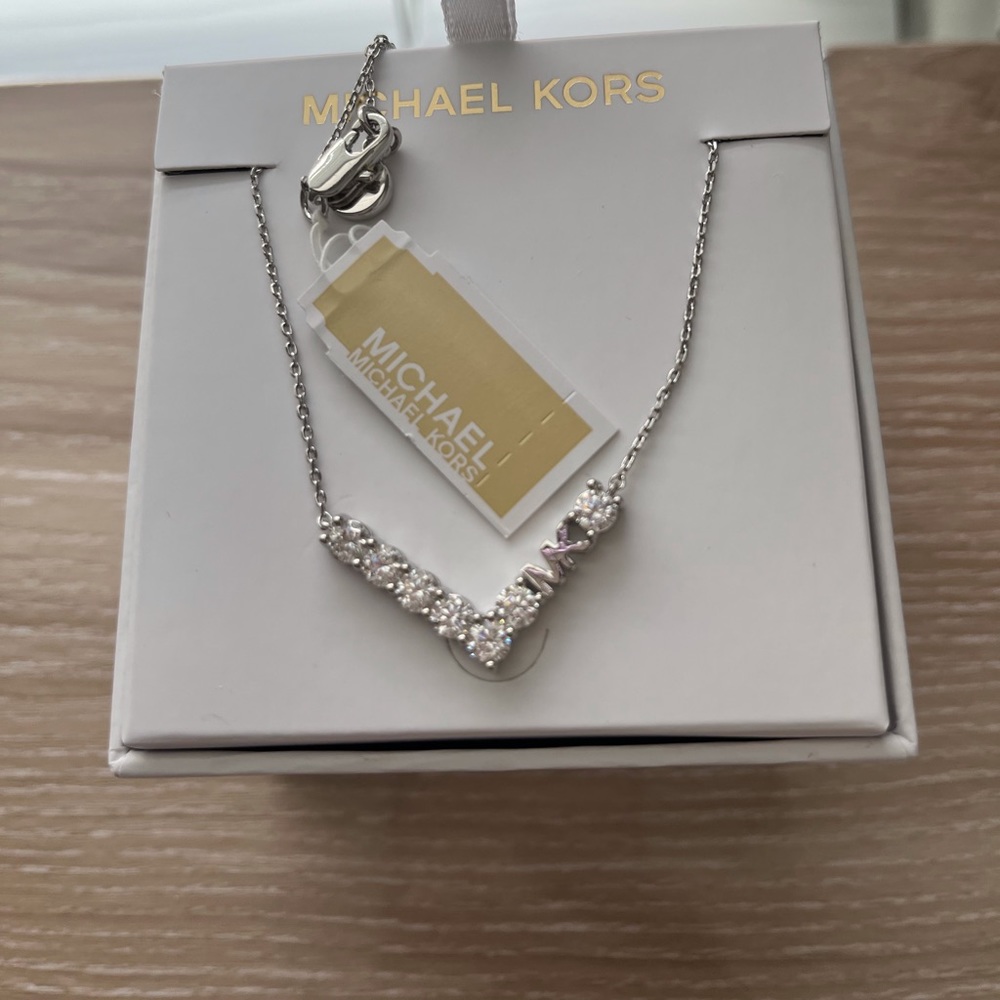 Micheal kors silver stoned Necklace